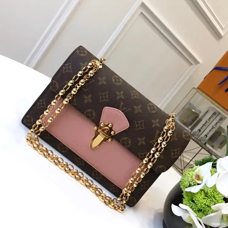 VICTOIRE Vuitton Louis 0527